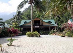 Bamboo House Beach Lodge & Restaurant